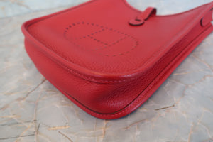 HERMES／エルメス エブリンTPM トリヨンクレマンス ルージュカザック T刻印 ショルダーバッグ 700080211