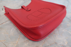 HERMES／エルメス エブリンTPM トリヨンクレマンス ルージュカザック T刻印 ショルダーバッグ 700080211