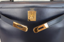 Load image into Gallery viewer, HERMES KELLY 28 Box carf leather Navy 〇U Engraving Shoulder bag 700100033
