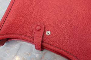 HERMES／エルメス エブリンTPM トリヨンクレマンス ルージュカザック T刻印 ショルダーバッグ 700080211