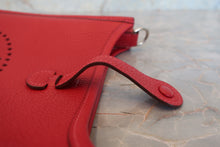 將圖片載入圖庫檢視器 HERMES／エルメス エブリンTPM トリヨンクレマンス ルージュカザック T刻印 ショルダーバッグ 700080211
