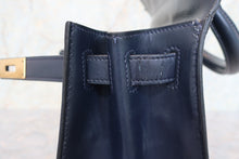 Load image into Gallery viewer, HERMES KELLY 28 Box carf leather Navy 〇U Engraving Shoulder bag 700100033
