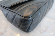 将图片加载到图库查看器，CHANEL/香奈儿 V线 链条包 荔枝皮 Black/Silver hadware(黑色/銀色金属) 肩背包 800090014
