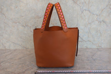 画像をギャラリービューアに読み込む, HERMES／エルメス ピコタンロックMＭトレサージュ ヴォーエプソン ゴールド/ローズアザレ/オレンジ D刻印 ハンドバッグ 800020126
