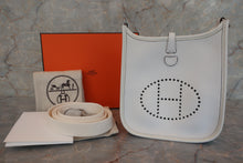 Load image into Gallery viewer, HERMES EVELYNE TPM Clemence leather New white B Engraving Shoulder bag 600080213
