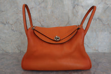 将图片加载到图库查看器，HERMES LINDY 30 Clemence leather Orange □N刻印 Shoulder bag 700030284
