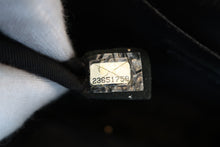 将图片加载到图库查看器，CHANEL/香奈儿 V线 链条包 荔枝皮 Black/Silver hadware(黑色/銀色金属) 肩背包 800090014
