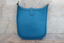 将图片加载到图库查看器，HERMES EVELYNE TPM Clemence leather Blue frida Z刻印 Shoulder bag 600070180
