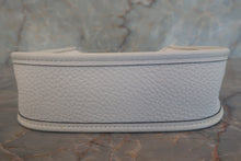 Load image into Gallery viewer, HERMES EVELYNE TPM Clemence leather New white B Engraving Shoulder bag 600080213
