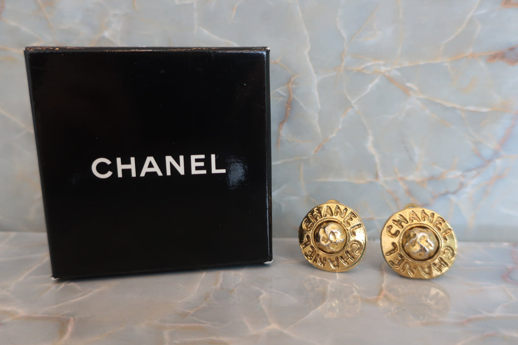 CHANEL logo earring Gold plate Gold Earring 600050098