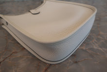 将图片加载到图库查看器，HERMES EVELYNE TPM Clemence leather New white B刻印 Shoulder bag 600080213
