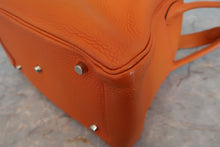 将图片加载到图库查看器，HERMES LINDY 30 Clemence leather Orange □N刻印 Shoulder bag 700030284
