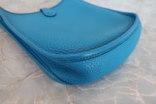 Load image into Gallery viewer, HERMES EVELYNE TPM Clemence leather Blue frida Z Engraving Shoulder bag 600070180
