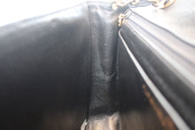 Load image into Gallery viewer, CHANEL  V-Stitch chain shoulder bag Caviar skin Black/Gold hadware Shoulder bag 800010228
