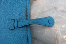 Load image into Gallery viewer, HERMES EVELYNE TPM Clemence leather Blue frida Z Engraving Shoulder bag 600070180
