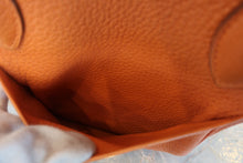 将图片加载到图库查看器，HERMES LINDY 30 Clemence leather Orange □N刻印 Shoulder bag 700030284
