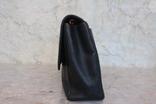 画像をギャラリービューアに読み込む, CHANEL/シャネル マドモアゼルチェーンショルダーバッグ キャビアスキン ブラック/ゴールド金具 ショルダーバッグ 800010176

