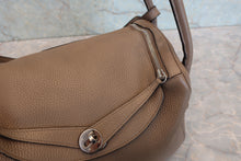 画像をギャラリービューアに読み込む, HERMES／エルメス リンディ30 トリヨンクレマンス エトゥープ A刻印 ショルダーバッグ 800090016
