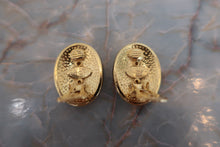 Load image into Gallery viewer, CHANEL CC mark earring Gold plate Gold Earring 600060101
