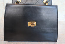 Load image into Gallery viewer, CHANEL 2.55 Chain shoulder bag Lambskin Black/Gold hadware Shoulder bag 700100004
