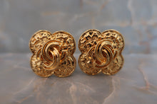 Load image into Gallery viewer, CHANEL CC mark Clover earring Gold plate Gold Earring 600050093
