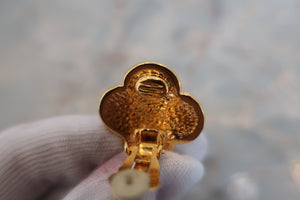 CHANEL CC mark Clover earring Gold plate Gold Earring 600050093
