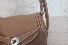 Load image into Gallery viewer, HERMES LINDY 26 Swift leather Etoupe gray T Engraving Shoulder bag 700120142
