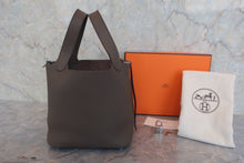 画像をギャラリービューアに読み込む, HERMES／エルメス ピコタンロックＰＭ トリヨンクレマンス エタン □P刻印 ハンドバッグ 800020234
