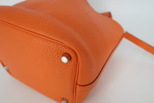 画像をギャラリービューアに読み込む, HERMES／エルメス ピコタンロックＰＭ トリヨンクレマンス オレンジ □L刻印 ハンドバッグ 800100130
