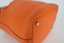 画像をギャラリービューアに読み込む, HERMES／エルメス ピコタンロックＰＭ トリヨンクレマンス オレンジ □L刻印 ハンドバッグ 800100130
