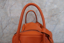將圖片載入圖庫檢視器 HERMES／エルメス リンディ34 バイカラー トリヨンクレマンス オレンジ/ムタード □P刻印 ショルダーバッグ 700050029
