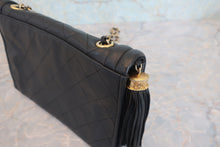 将图片加载到图库查看器，CHANEL/香奈儿 CF 流苏 链条包 羊皮 Black/Gold Hardware(黑色/金色金属) 肩背包 800070166
