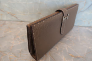 HERMES／エルメス ベアンデュプリ ヴォーエプソン エトゥープ X刻印 財布 700080074