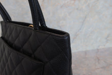 Load image into Gallery viewer, CHANEL Medallion Tote Caviar skin Black/Gold hadware Tote bag 700100028

