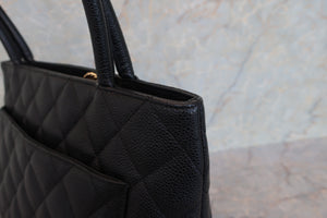 CHANEL Medallion Tote Caviar skin Black/Gold hadware Tote bag 700100028
