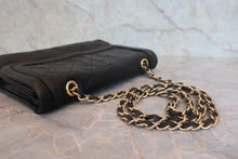 将图片加载到图库查看器，CHANEL/香奈儿 CF 流苏 链条包 羊皮 Black/Gold Hardware(黑色/金色金属) 肩背包 800070166

