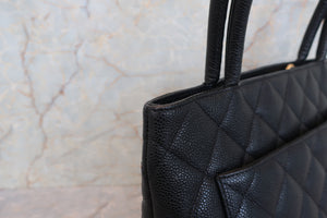 CHANEL Medallion Tote Caviar skin Black/Gold hadware Tote bag 700100028