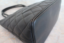Load image into Gallery viewer, CHANEL Medallion Tote Caviar skin Black/Gold hadware Tote bag 700100028
