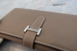 HERMES／エルメス ベアンデュプリ ヴォーエプソン エトゥープ X刻印 財布 700080074