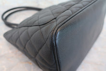 Load image into Gallery viewer, CHANEL Medallion Tote Caviar skin Black/Gold hadware Tote bag 700100028
