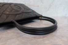 Load image into Gallery viewer, CHANEL Medallion Tote Caviar skin Black/Gold hadware Tote bag 700100028
