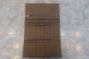 HERMES／エルメス ベアンデュプリ ヴォーエプソン エトゥープ X刻印 財布 700080074
