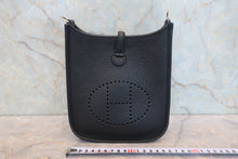 Load image into Gallery viewer, HERMES  EVELYNE TPM Clemence leather Black B Engraving Shoulder bag 800080165
