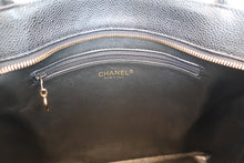 Load image into Gallery viewer, CHANEL Medallion Tote Caviar skin Black/Gold hadware Tote bag 700100028
