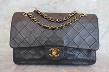 Load image into Gallery viewer, CHANEL Matelasse Double flap double chain shoulder bag Lambskin Black/Gold hadware Shoulder bag 700100022
