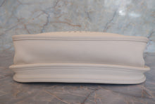 Load image into Gallery viewer, HERMES EVELYNE 3PM Epsom leather Craie X Engraving Shoulder bag 700120129
