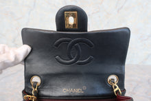 Load image into Gallery viewer, CHANEL Mini Matelasse single flap chain shoulder bag Lambskin Black/Gold hadware Shoulder bag 600090280
