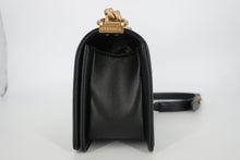 画像をギャラリービューアに読み込む, CHANEL/シャネル ボーイシャネルチェーンショルダーバッグ キャビアスキン ブラック/ゴールド金具 ショルダーバッグ 800100058

