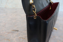 Load image into Gallery viewer, CHANEL  Diana matelasse chain shoulder bag Lambskin Black/Gold hadware Shoulder bag 700050047
