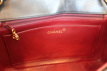 Load image into Gallery viewer, CHANEL  Diana matelasse chain shoulder bag Lambskin Black/Gold hadware Shoulder bag 700050047

